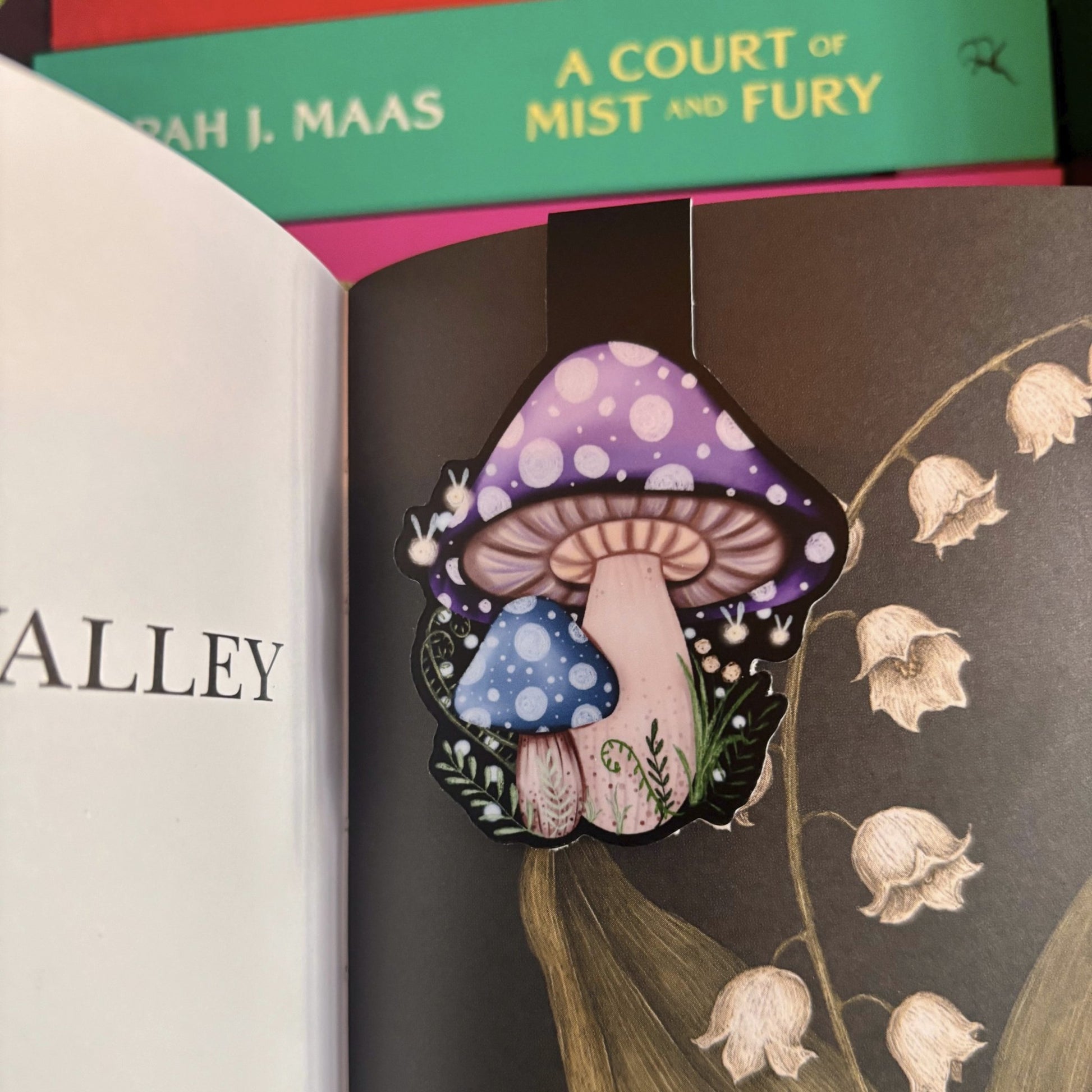 Enchanted mushrooms - Magnetic bookmark - Handmade bookish accessory - Stationery Passion